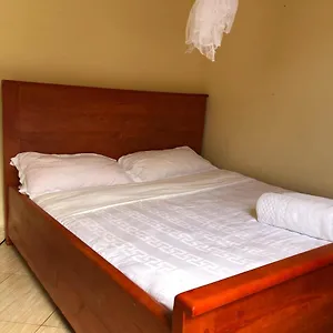 Cozy Bukoto Studio, Unlimited Wifi, Netflix & Close To Acacia Apartment